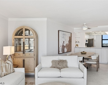 320 Seaview Court - Photo Thumbnail 12