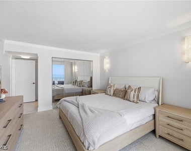 320 Seaview Court - Photo Thumbnail 18