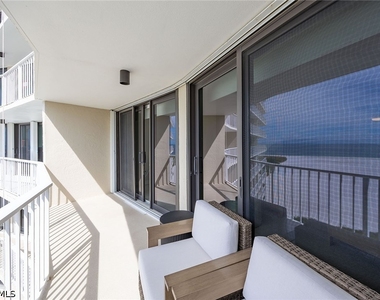 320 Seaview Court - Photo Thumbnail 9