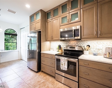 9077 Capistrano Street N - Photo Thumbnail 12