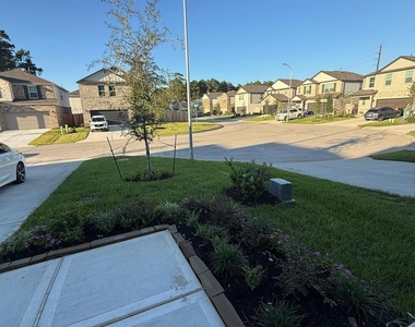 8011 Heroes Hall Drive - Photo Thumbnail 2
