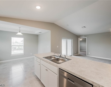 3114 70th Street W - Photo Thumbnail 4