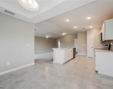 3114 70th Street W - Photo Thumbnail 5