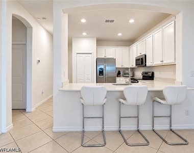 2588 Vine Avenue - Photo Thumbnail 6