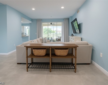 1320 Henley Street - Photo Thumbnail 2