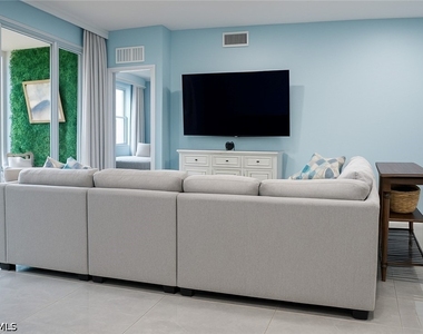1320 Henley Street - Photo Thumbnail 3
