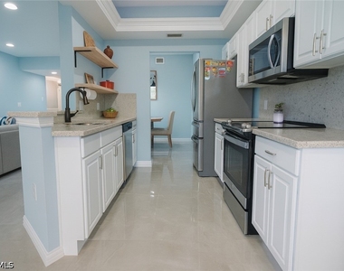 1320 Henley Street - Photo Thumbnail 8