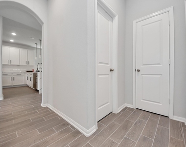 15307 Davan Springs Dr - Photo Thumbnail 18