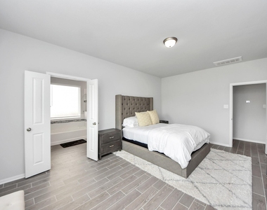 15307 Davan Springs Dr - Photo Thumbnail 21