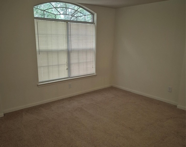2735 Orchard Creek Lane - Photo Thumbnail 17