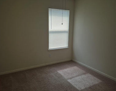 2735 Orchard Creek Lane - Photo Thumbnail 14