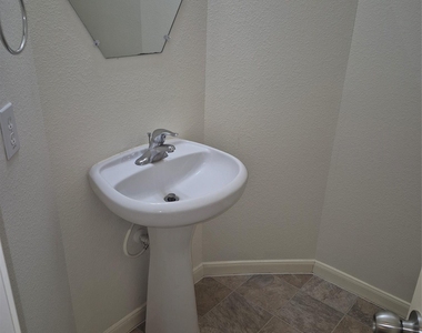 2735 Orchard Creek Lane - Photo Thumbnail 20