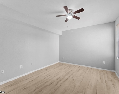 7905 Preserve Circle - Photo Thumbnail 9