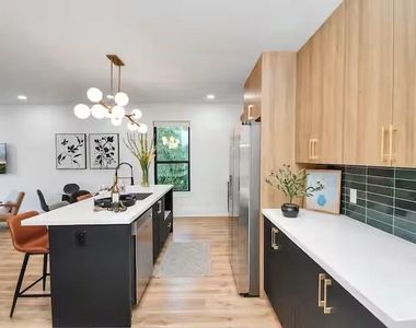 2520 Rosalie Street - Photo Thumbnail 25
