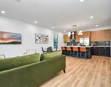 2520 Rosalie Street - Photo Thumbnail 31
