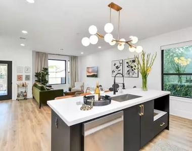 2520 Rosalie Street - Photo Thumbnail 18