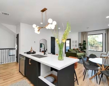 2520 Rosalie Street - Photo Thumbnail 16