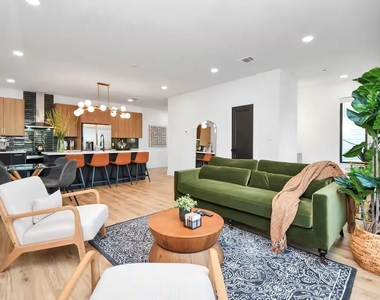 2520 Rosalie Street - Photo Thumbnail 27