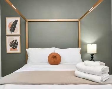 2520 Rosalie Street - Photo Thumbnail 10
