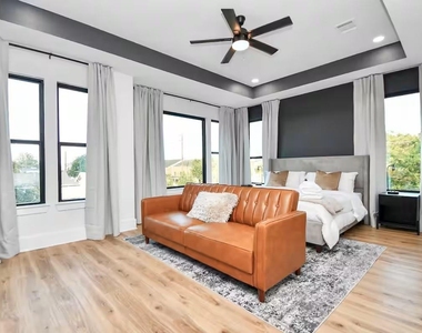2520 Rosalie Street - Photo Thumbnail 37