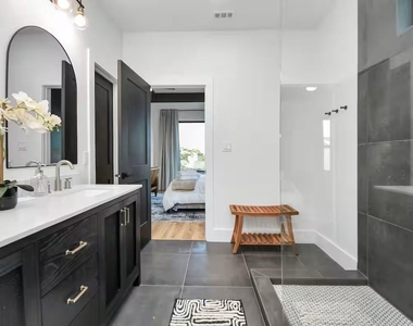 2520 Rosalie Street - Photo Thumbnail 42
