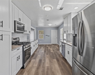 1310 El Dorado Boulevard - Photo Thumbnail 6