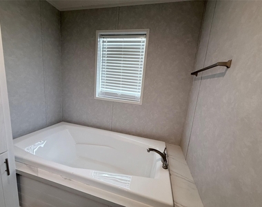 261 Road 5609 - Photo Thumbnail 20
