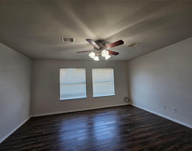 2205 Sugar Hill Drive - Photo Thumbnail 13