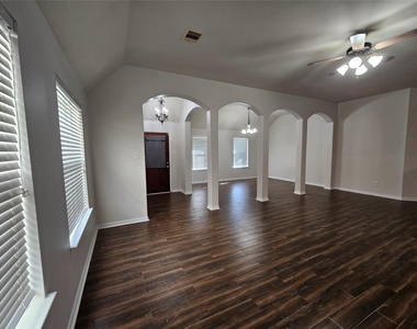 2205 Sugar Hill Drive - Photo Thumbnail 6