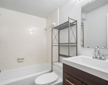 12633 Memorial Drive - Photo Thumbnail 15
