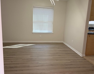 3818 Cary Creek Drive - Photo Thumbnail 5