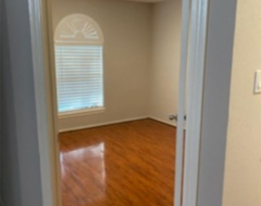 12327 White River Drive - Photo Thumbnail 17