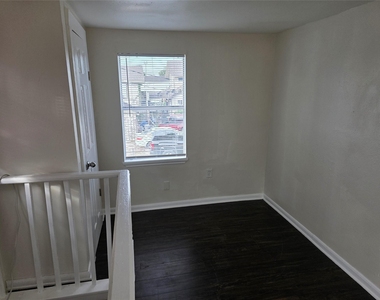 114 Canton Street - Photo Thumbnail 6