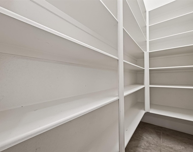 4011 Westerdale Drive - Photo Thumbnail 18