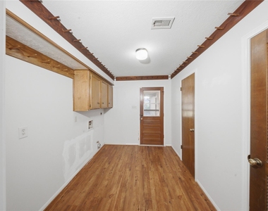 12806 Forest Meadow Drive - Photo Thumbnail 11