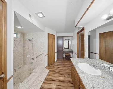 12806 Forest Meadow Drive - Photo Thumbnail 14