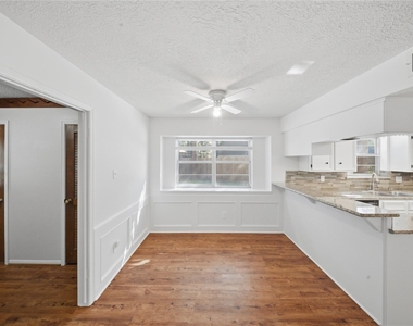 12806 Forest Meadow Drive - Photo Thumbnail 10
