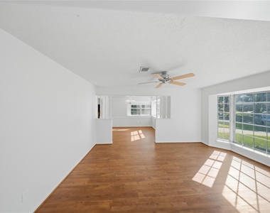 12806 Forest Meadow Drive - Photo Thumbnail 5