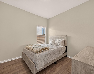 6402 Autumn Equinox Drive - Photo Thumbnail 11