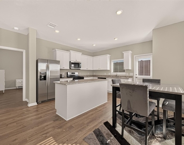 6402 Autumn Equinox Drive - Photo Thumbnail 4