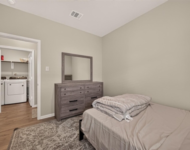 6402 Autumn Equinox Drive - Photo Thumbnail 15