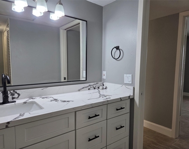 8421 Hearth Drive - Photo Thumbnail 27