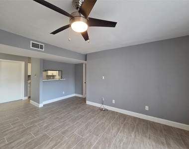 8421 Hearth Drive - Photo Thumbnail 6