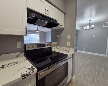 8421 Hearth Drive - Photo Thumbnail 10