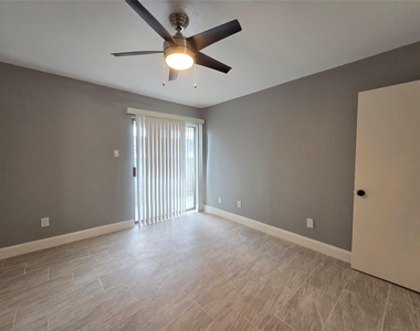 8421 Hearth Drive - Photo Thumbnail 14
