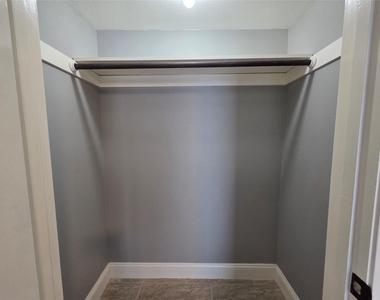 8421 Hearth Drive - Photo Thumbnail 23