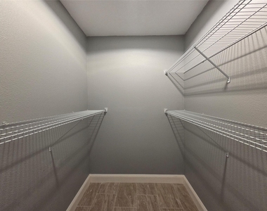 8421 Hearth Drive - Photo Thumbnail 17