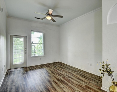 1441 East Street - Photo Thumbnail 2