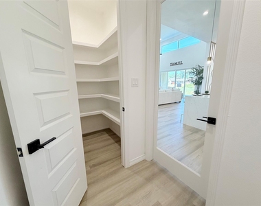 304 Road 6614 - Photo Thumbnail 9