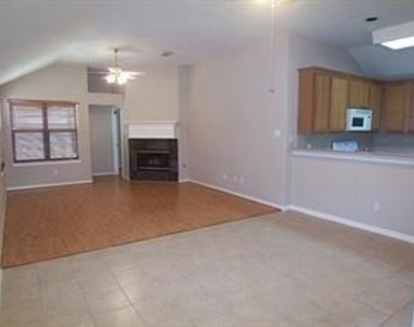 18919 Candlelight Crescent Road - Photo Thumbnail 2
